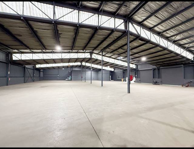 2,200M² WAREHOUSE TO LET IN WADEVILLE